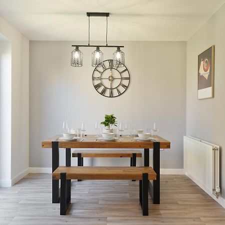 Mersey Way, Spacious 3 Bed Home, Close To Sheffield City Centre & Free Driveway Parking - Perfect For Workers, Groups & Families - Hosted By Stay Host Save Exterior photo